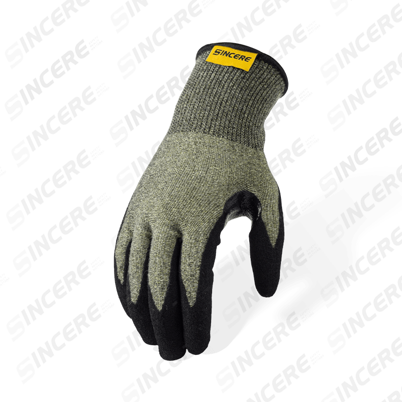 Guantes resistentes a cortes ANSI A6 de aramida calibre 15 con palma arenosa de nitrilo negro y entrepierna de pulgar reforzada