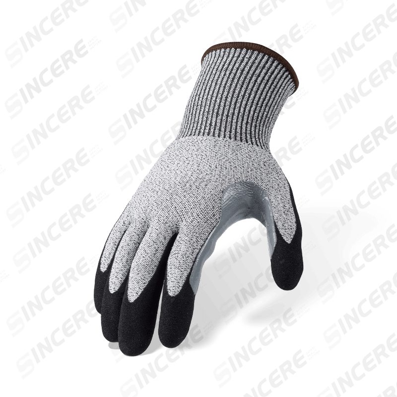 Guantes resistentes a cortes ANSI A4 calibre 13 con palma arenosa de nitrilo negro y entrepierna con pulgar reforzada extralarga